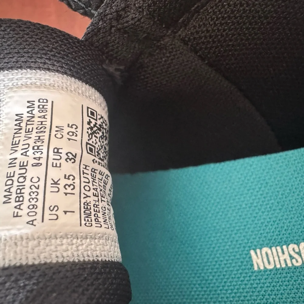 CONVERSE PRO BLAZE EASY-ON YOUTH BOYS' Black and Green Low-Top Sneakers - Picture 10 of 12